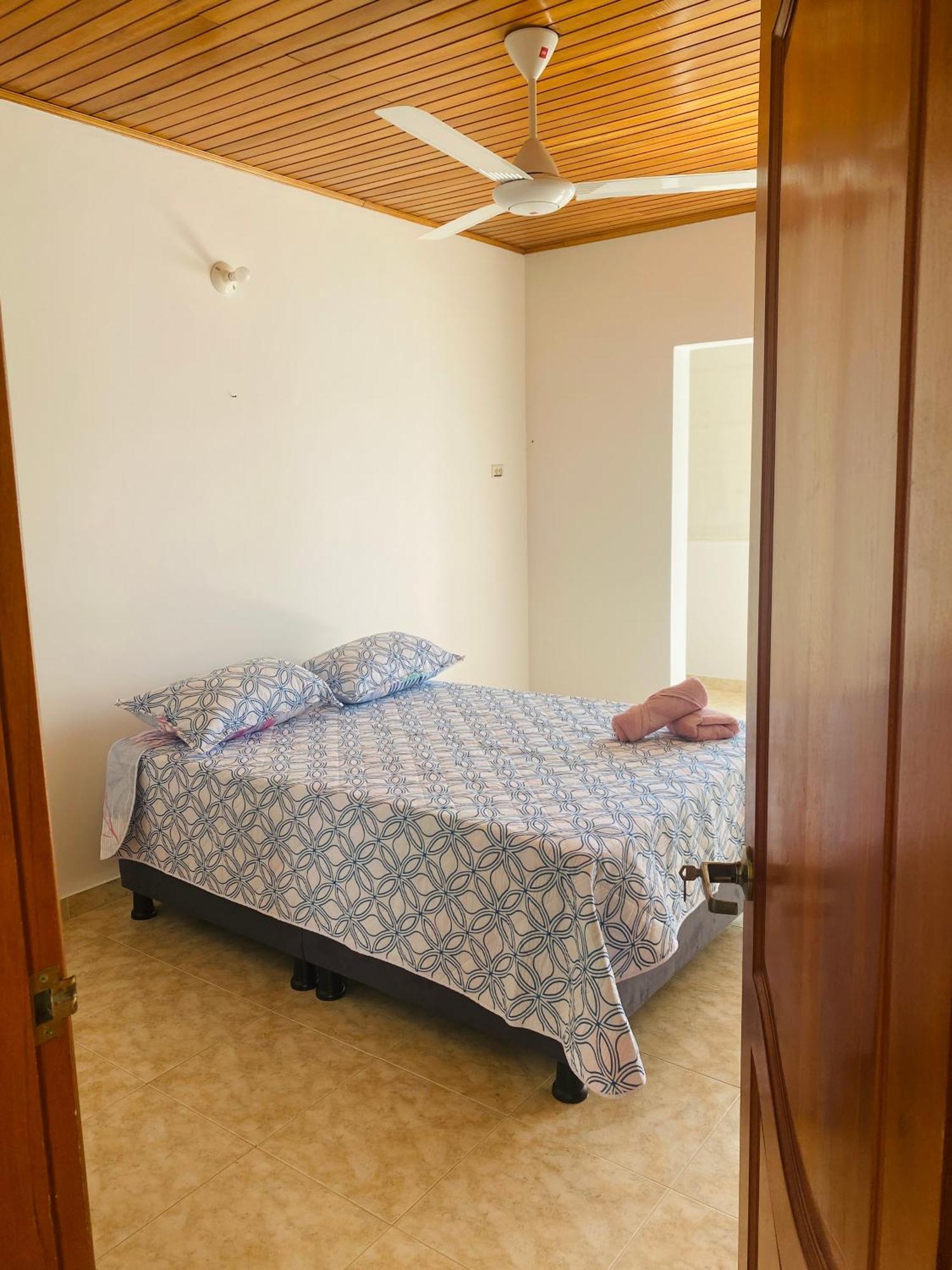 Hostel Cerca Al Centro Historico Cartagena Екстер'єр фото