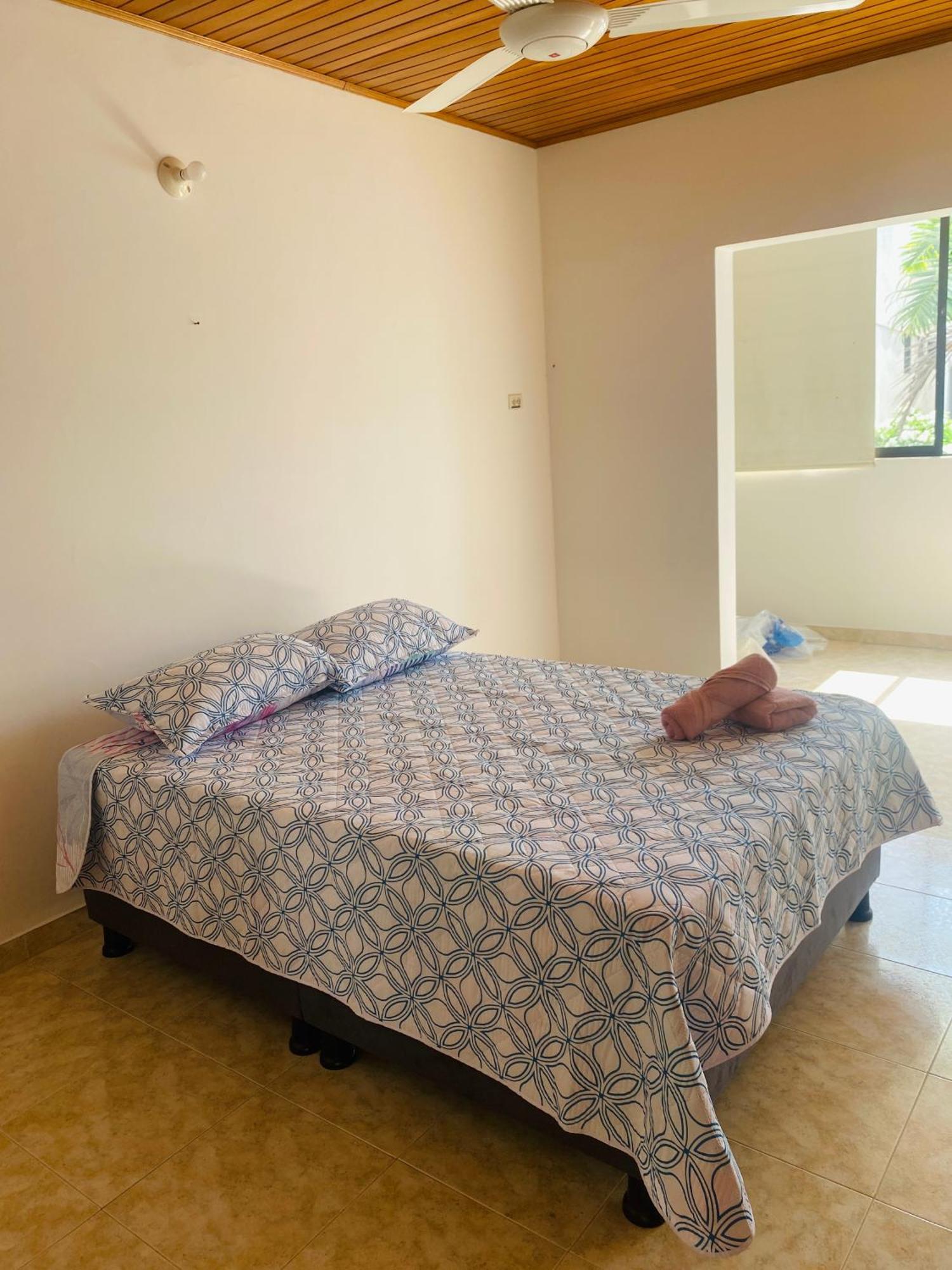 Hostel Cerca Al Centro Historico Cartagena Екстер'єр фото
