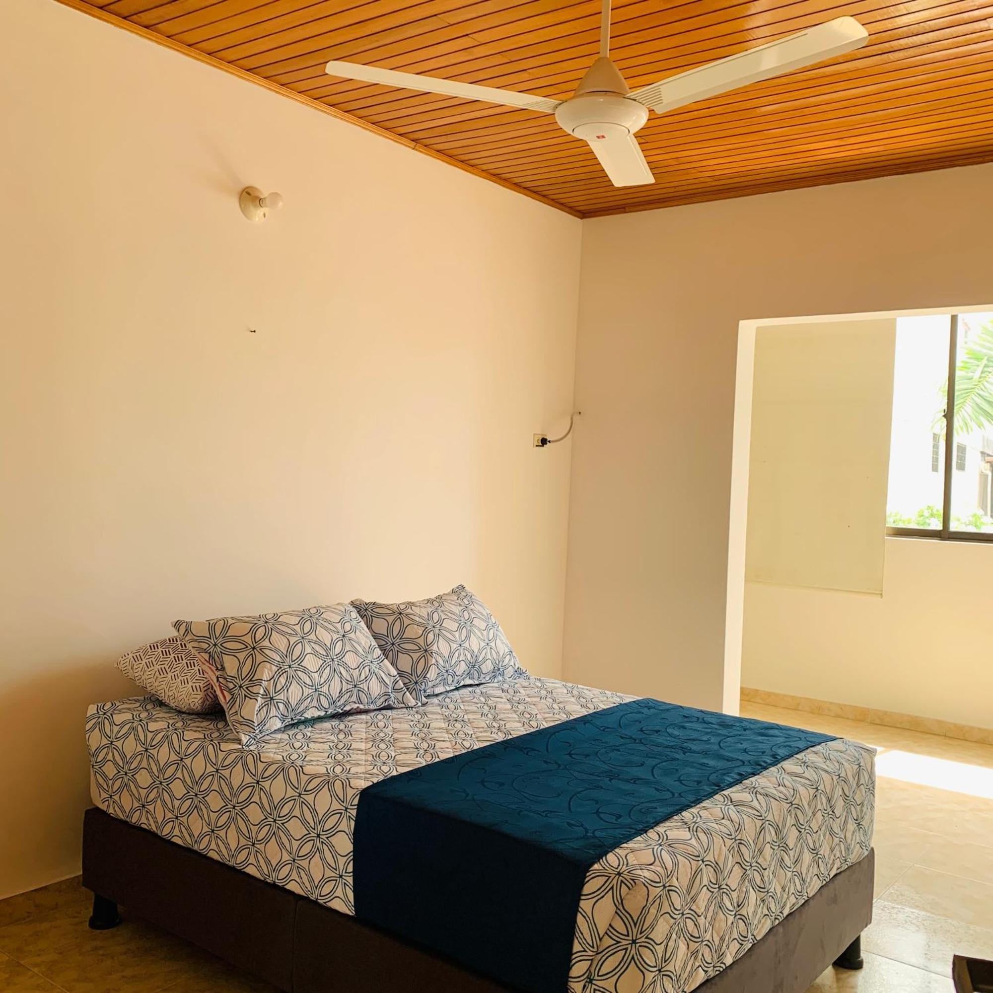 Hostel Cerca Al Centro Historico Cartagena Екстер'єр фото
