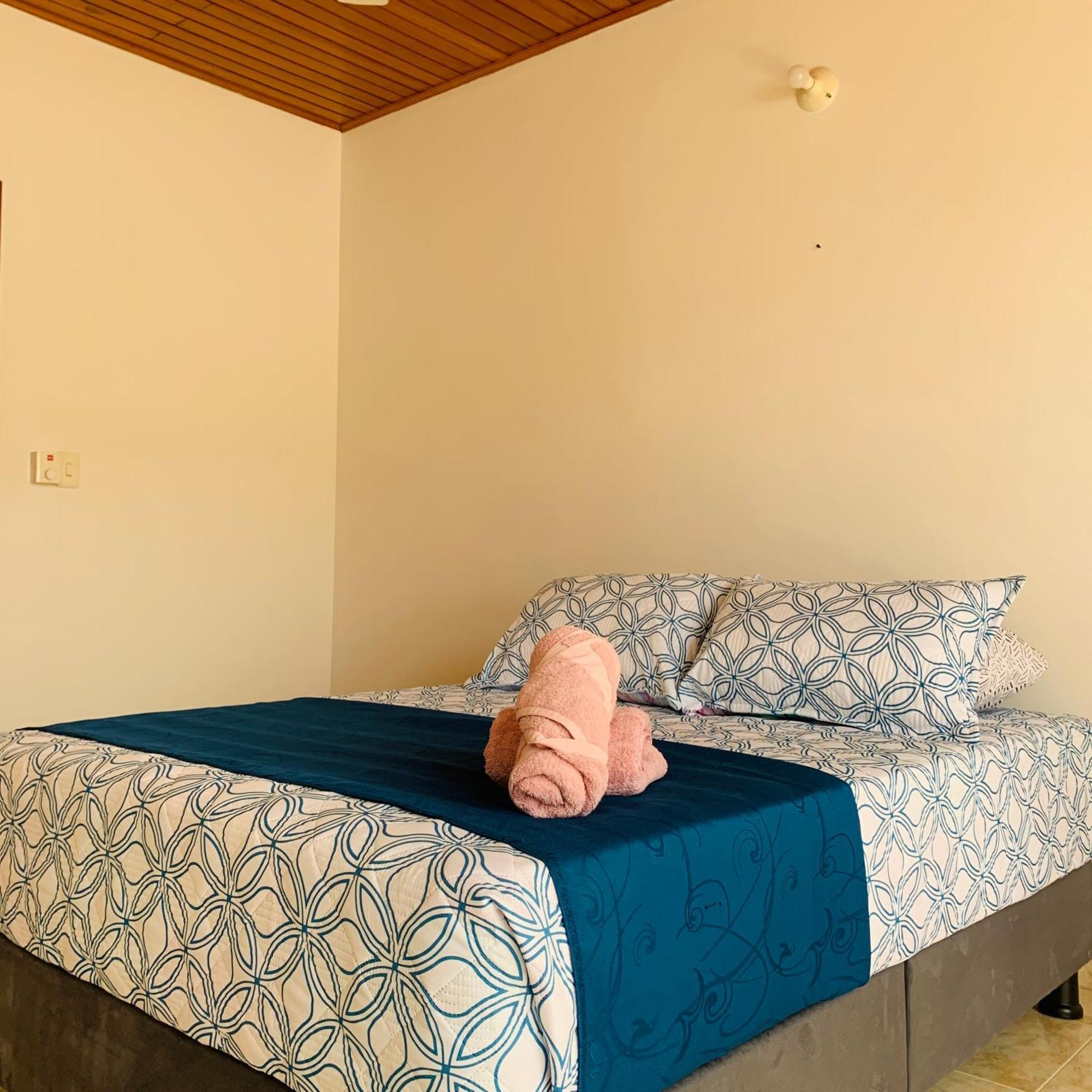 Hostel Cerca Al Centro Historico Cartagena Екстер'єр фото