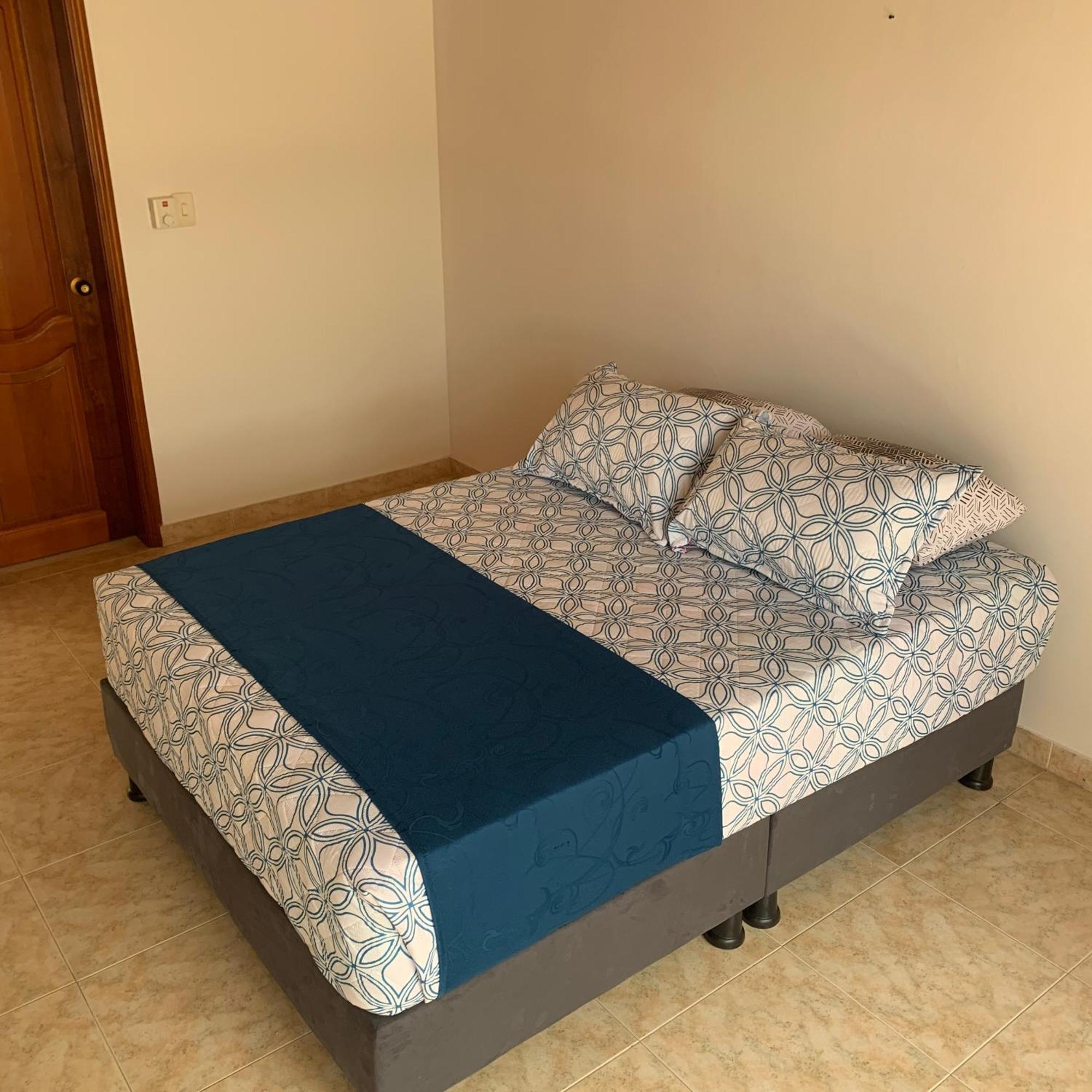 Hostel Cerca Al Centro Historico Cartagena Екстер'єр фото