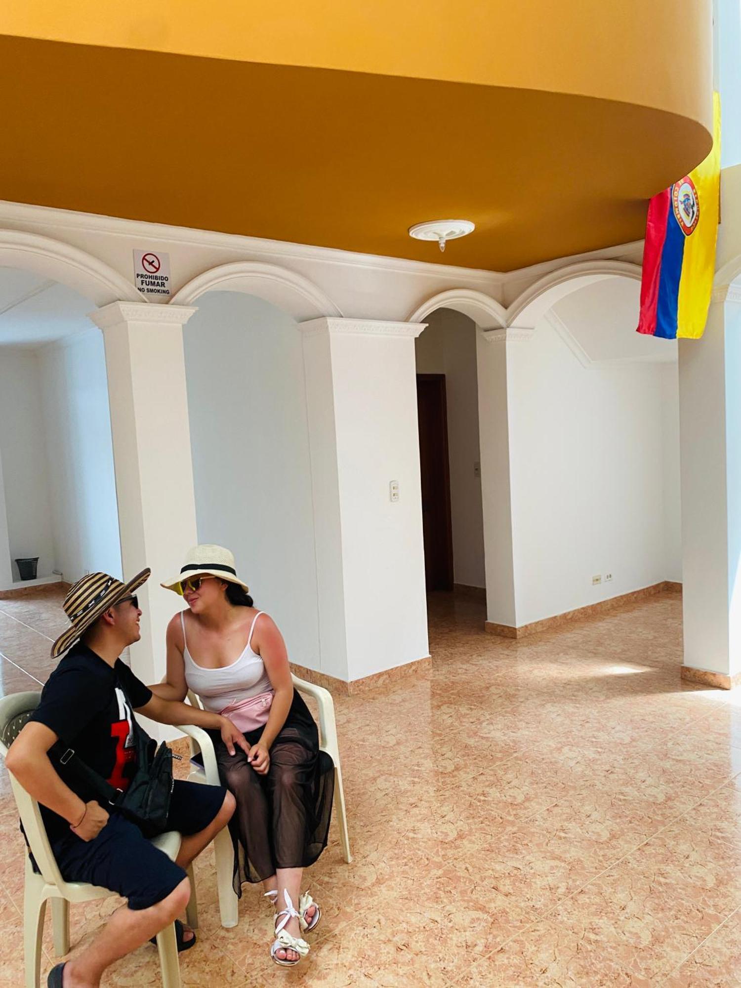 Hostel Cerca Al Centro Historico Cartagena Екстер'єр фото