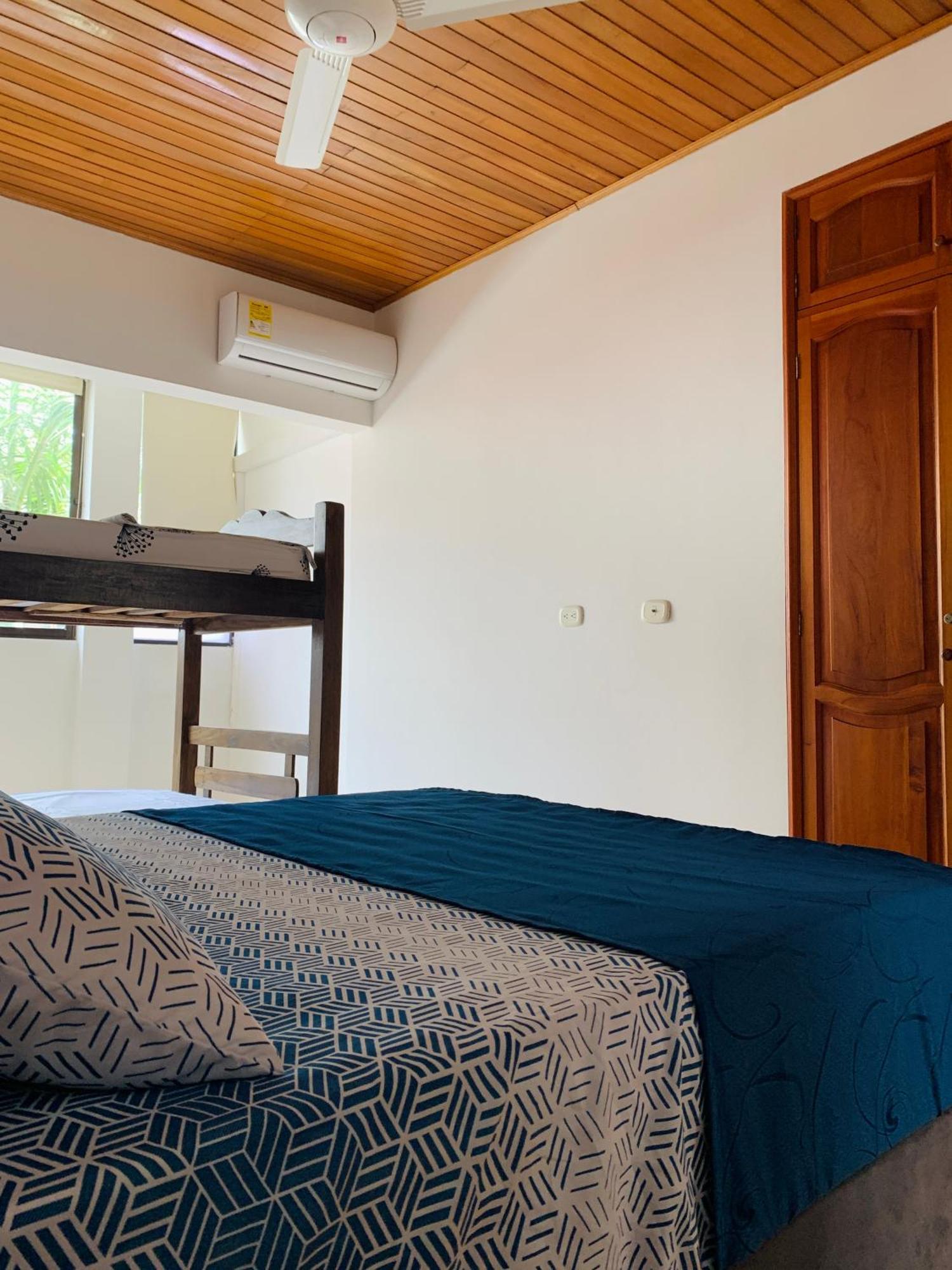 Hostel Cerca Al Centro Historico Cartagena Екстер'єр фото