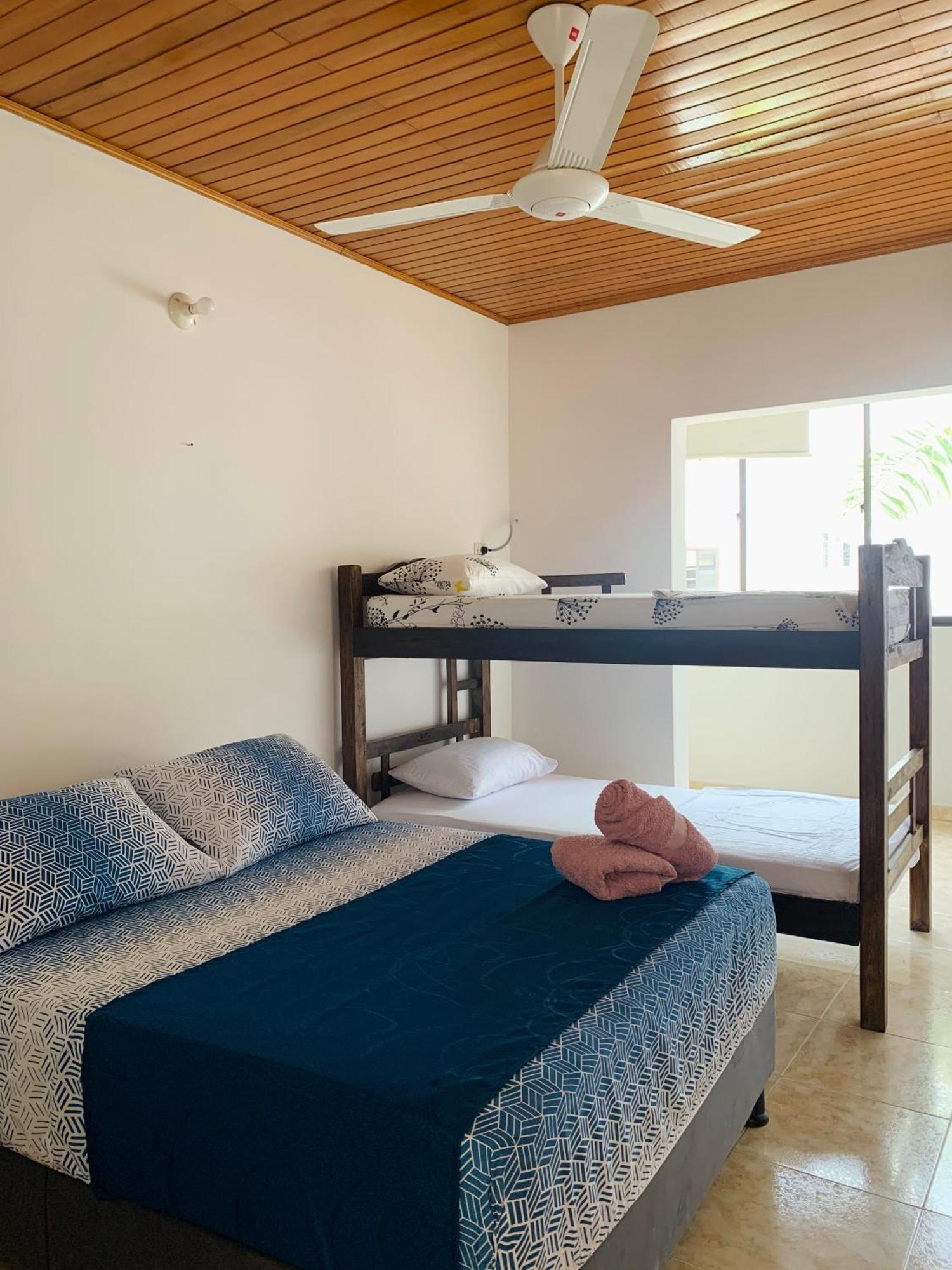 Hostel Cerca Al Centro Historico Cartagena Екстер'єр фото