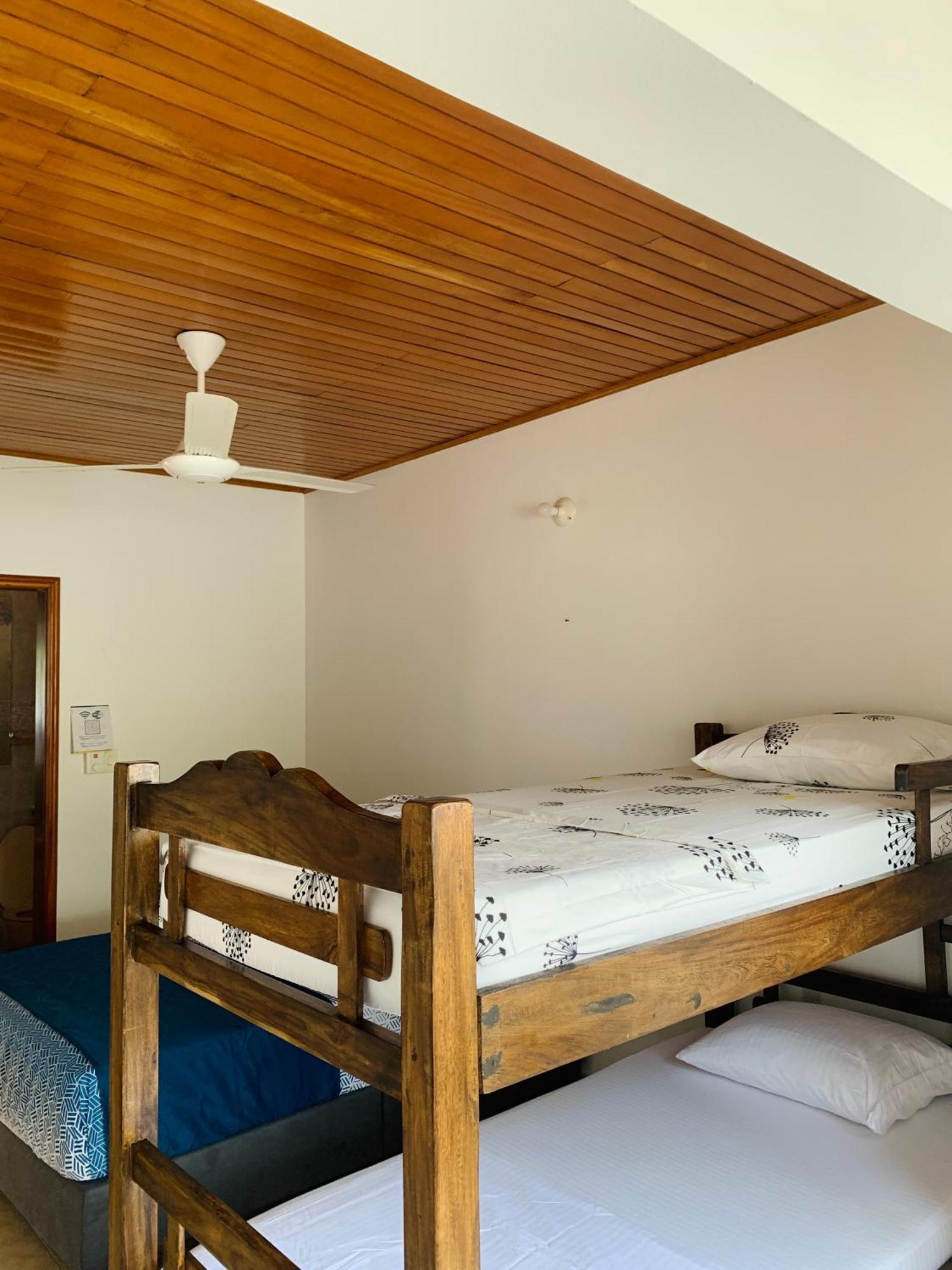 Hostel Cerca Al Centro Historico Cartagena Екстер'єр фото