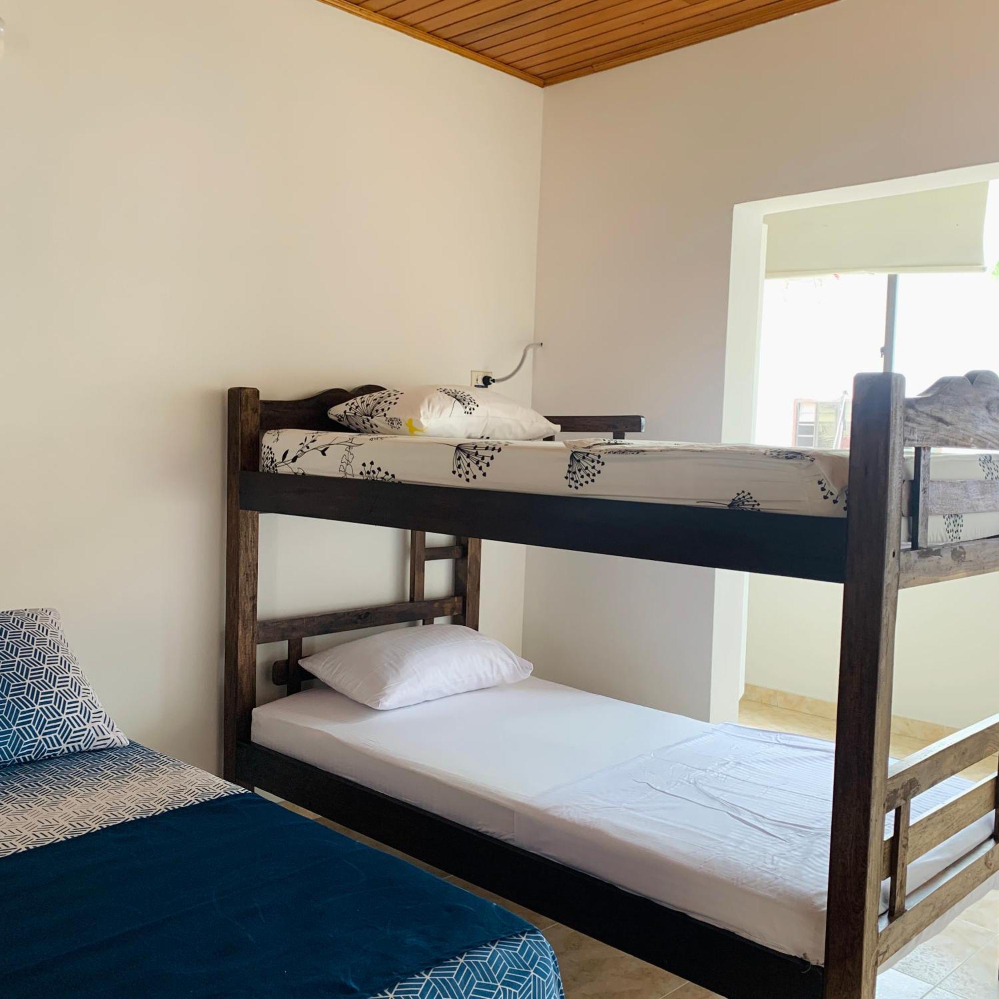 Hostel Cerca Al Centro Historico Cartagena Екстер'єр фото