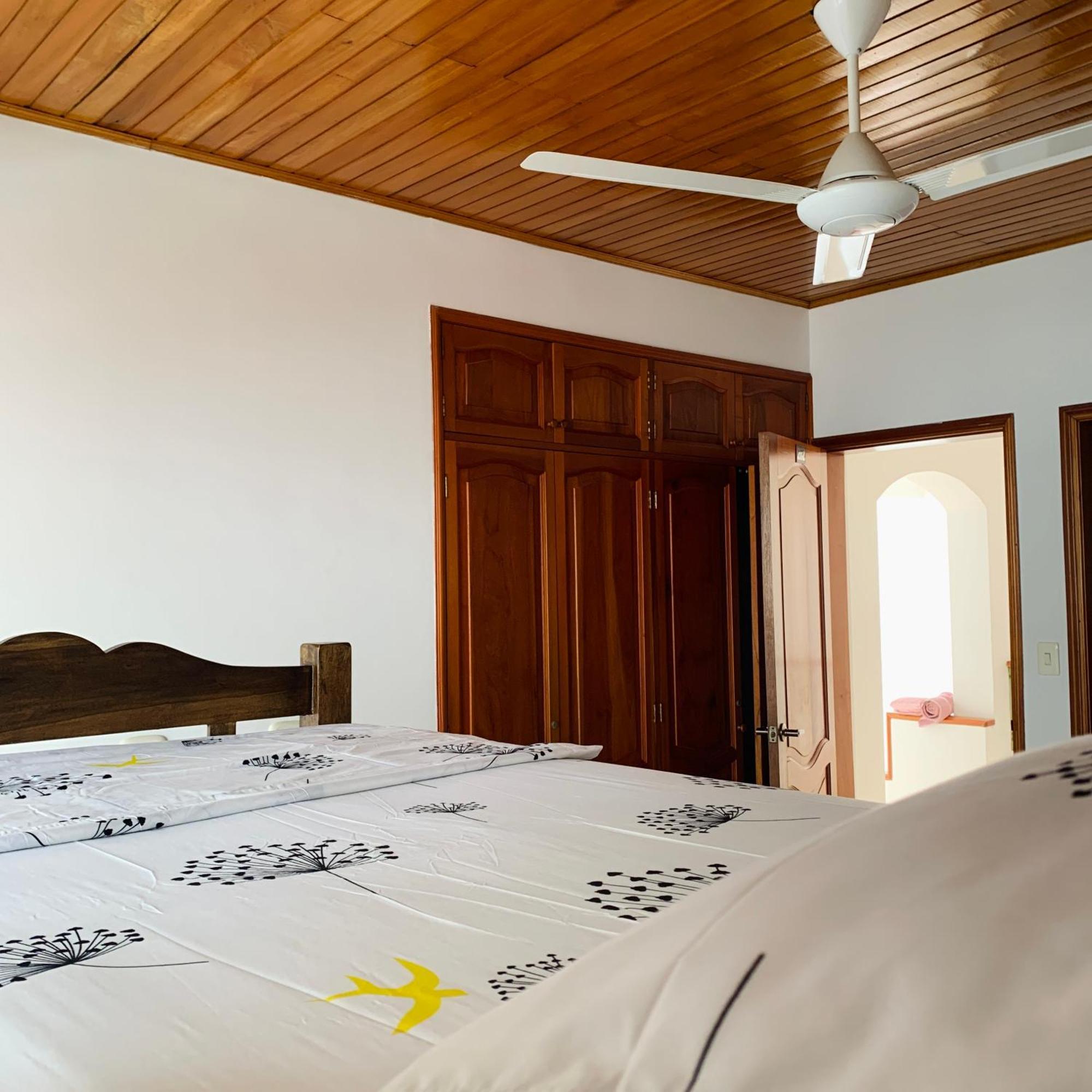 Hostel Cerca Al Centro Historico Cartagena Екстер'єр фото