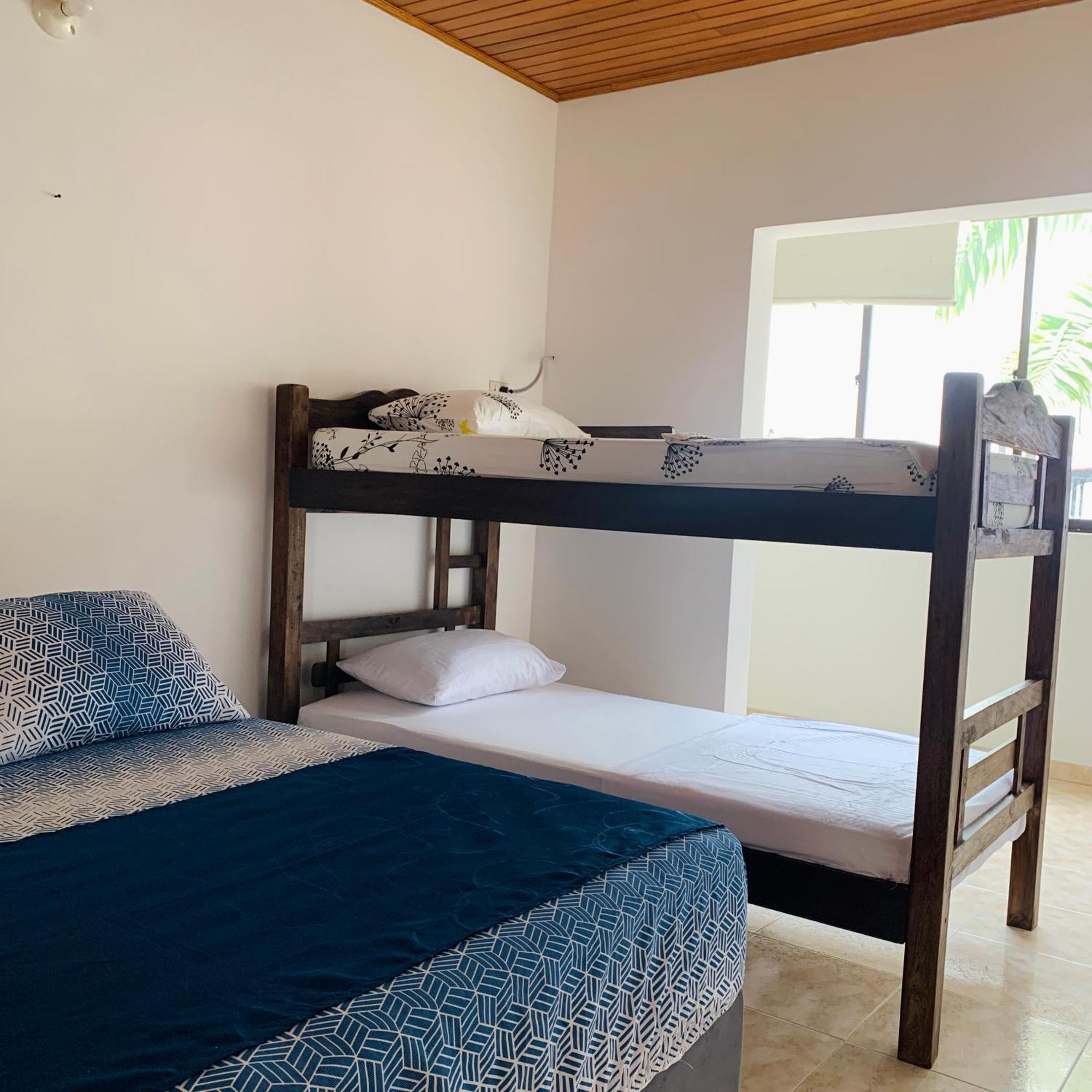Hostel Cerca Al Centro Historico Cartagena Екстер'єр фото