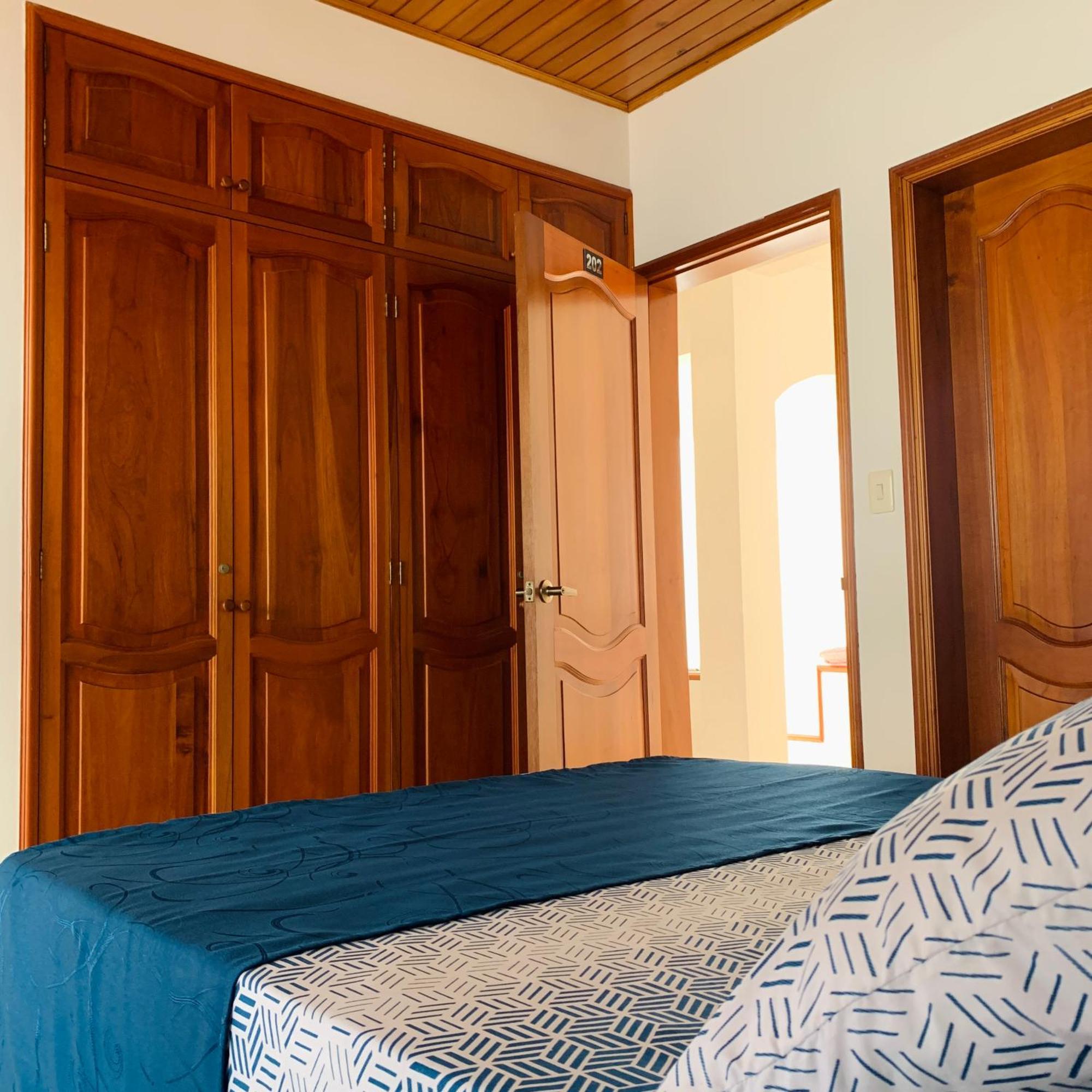 Hostel Cerca Al Centro Historico Cartagena Екстер'єр фото