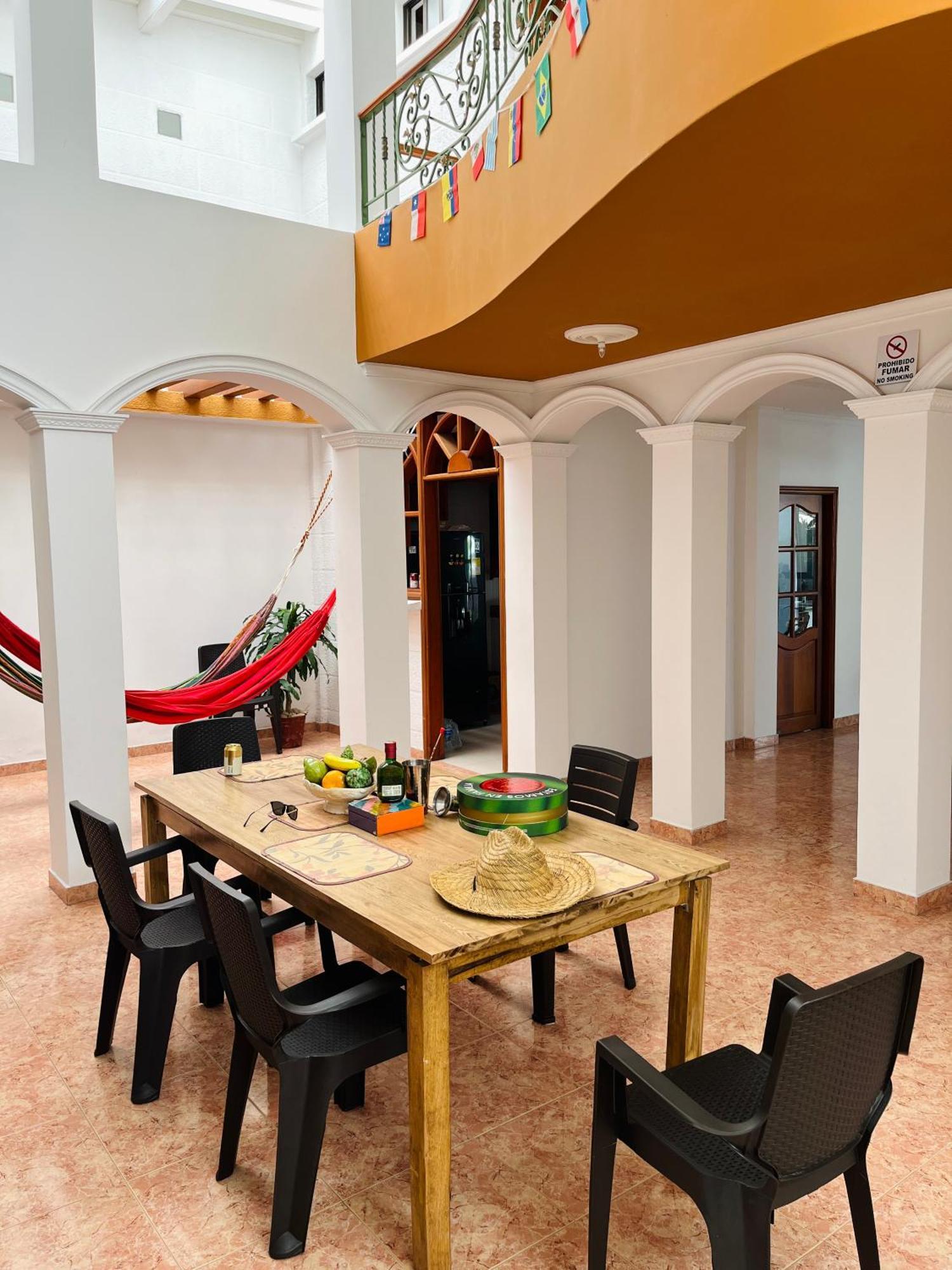 Hostel Cerca Al Centro Historico Cartagena Екстер'єр фото